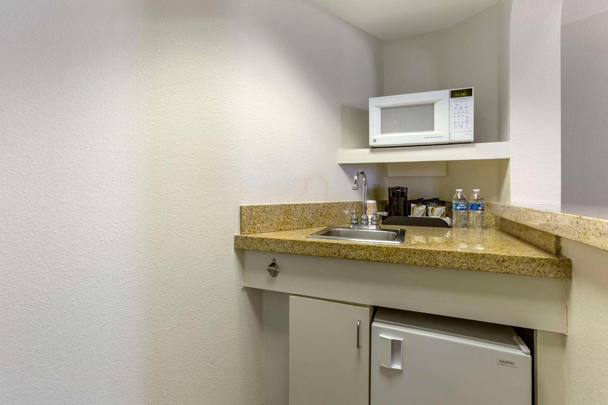 Windmill Suites Surprise - Phoenix, Ascend Hotel Collection Eksteriør bilde